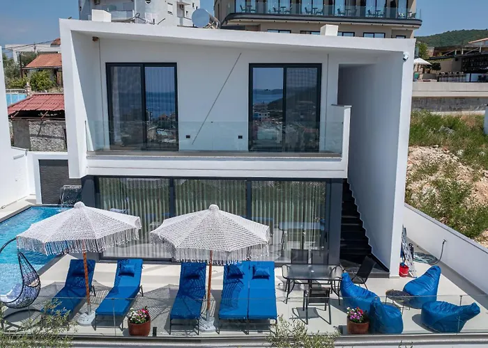 Luxury Angela Villa