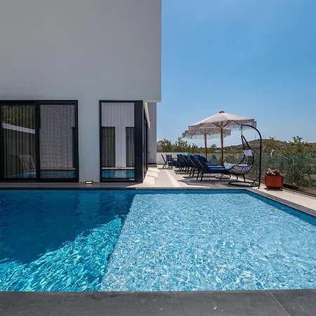 Luxury Angela Villa Ksamil