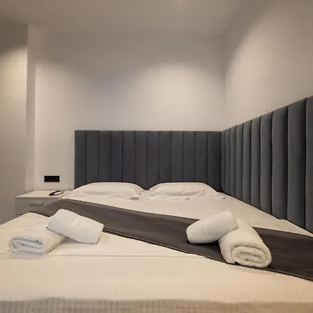 Luxury Angela Vila *