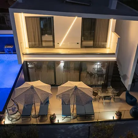 וילה Luxury Angela קסאמיל